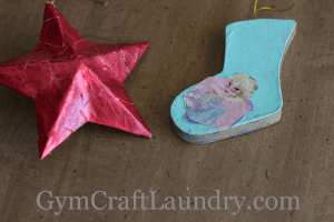 Easy kids decoupage ideas for homemade Christmas ornaments.