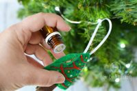 How to make fake trees smell like a real tree