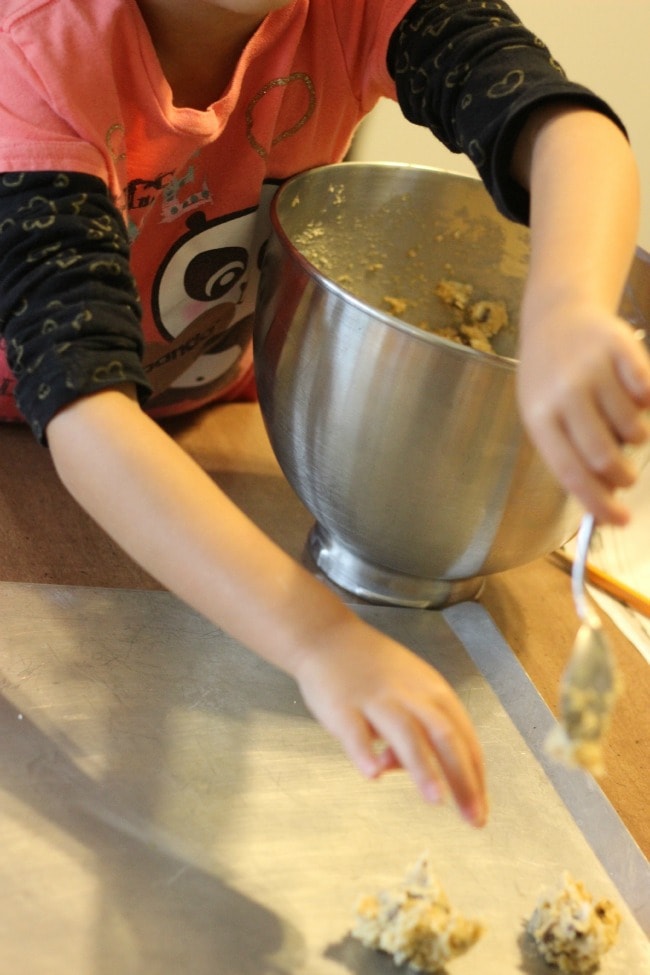 baking cookies with Pea