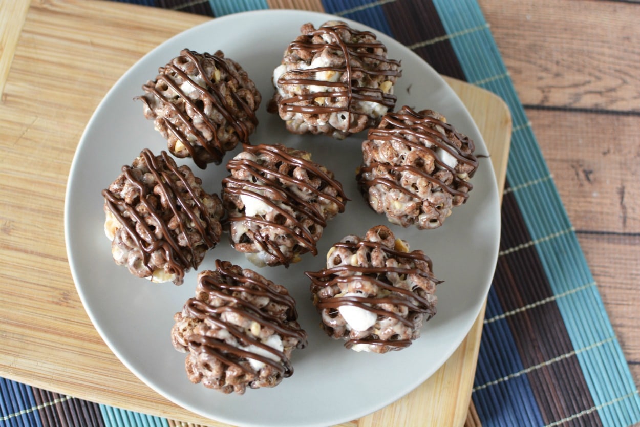 Make these Rocking Rocky Road Cheerio Balls! - Gym Craft Laundry