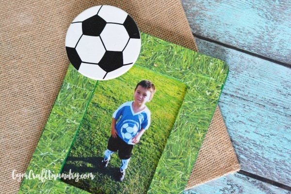 Easy Decoupage Craft Idea for Kids: Soccer Memory Frame - Gym Craft Laundry