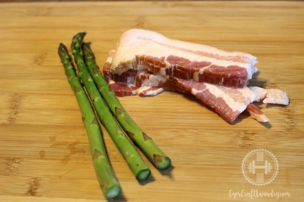 wrap-the-asparagus-with-bacon