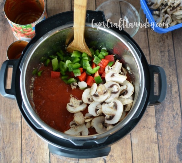 Vegetables in the spaghetti sauce using Instant Pot