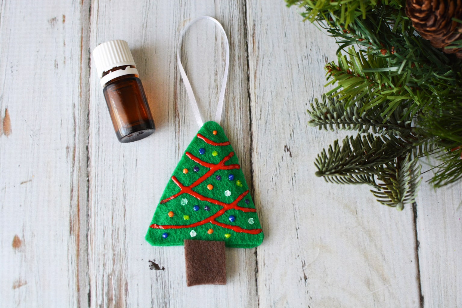 scented ornament , DIY pine tree scent